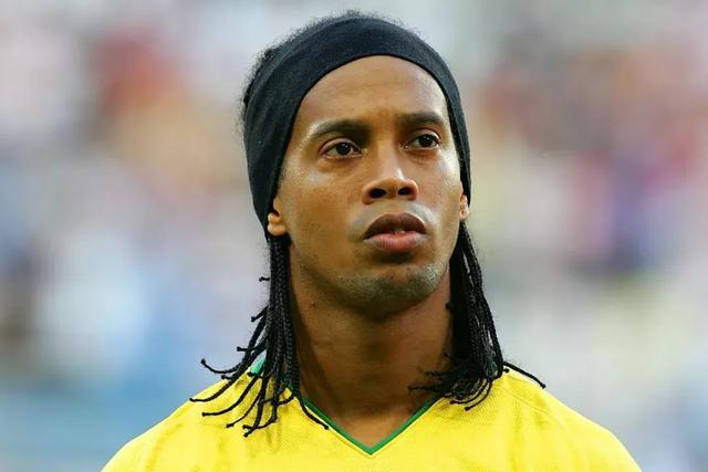 香港金牛发布视频：杨的装备揭秘与突袭检查